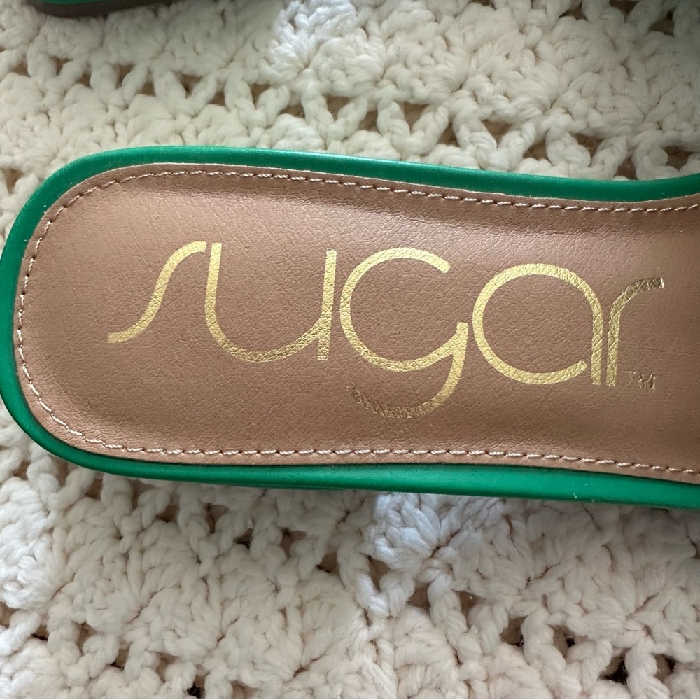 Sugar Women's Vibrant Green Mules, NWOB, size 9. - Picture 3 of 9